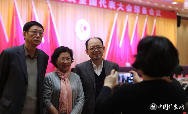 11月29日，與會者會場拍照留念