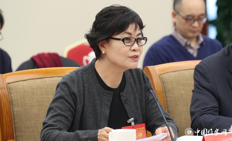 11月28日，鐵凝主持中國作協八屆十一次主席團會。