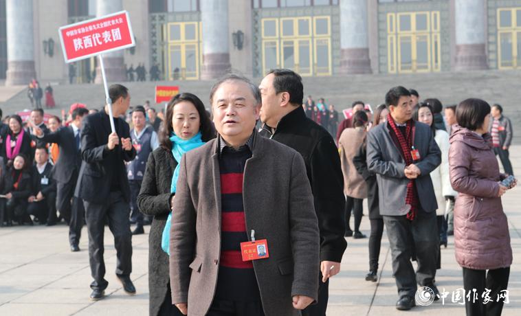 11月30日，大會開幕式結束，與會代表走出會場。