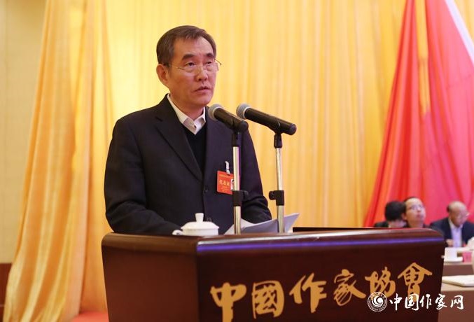 中國作協第九次全國代表大會舉行第二次全體會議，錢小芊作工作報告