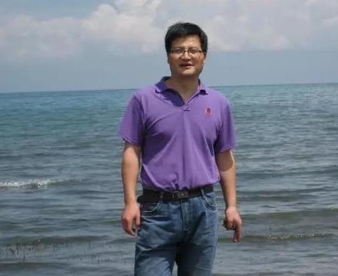 王鵬程：我傾向事實感的批評         文學批評作為一種審美體驗和價值判斷，“知多偏好，人莫圓該”。那么，批評諸要素中最關鍵的是什么？學識、視野，抑或眼光、方法？竊以為，最關鍵的還是事實感——藝術經驗里真理性內涵的呈現。如伽達默爾所言：藝術作品的真理性既不孤立地體現在作品上，也不孤立地存于審美主體上，而是存在于過去與現在的溝通，以及“不斷更新的被經驗的實在性”上。由此可見，事實感是一種無形的“軟能力”，是一種看起來極為普通而又十分難得的批評才能。但它無疑是批評的生命線，關系到批評的可信度和有效性。　　　　　　　　　　　　　　　　　　[詳細]