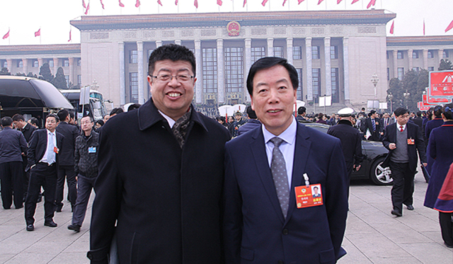 政協委員陳崎嶸（右）、張頤武