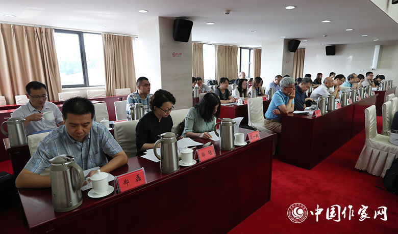7月28日,第七屆魯迅文學獎各評委會全體會現場