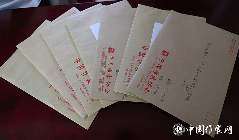 8月11日,第七屆魯迅文學獎終評選票情況蓋章封存