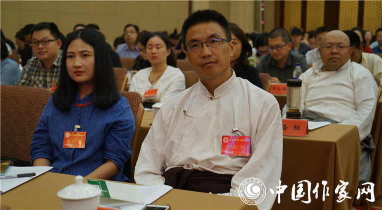 與會代表在開幕式現場