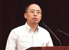 紀紅建：做人民心聲的傳遞者　　方向是根本，行動是關鍵，報告文學作家更需要扎扎實實、默默無聞地行走、記錄、思考和報告。[詳細]