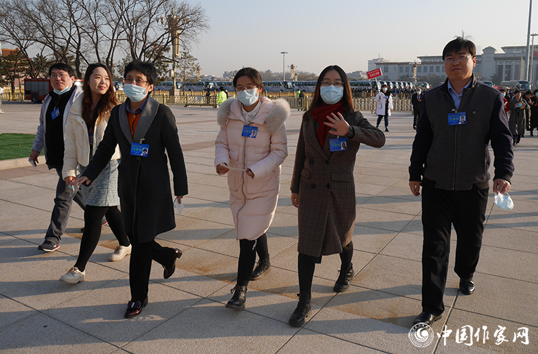 作代會的幕后英雄:辛勤的工作人員