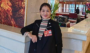 全國政協(xié)委員,中國作協(xié)副主席,黑龍江省政協(xié)副主席,省作協(xié)主席遲子建