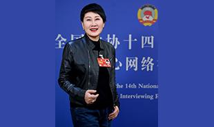 全國政協(xié)委員,中國國家話劇院一級演員張凱麗