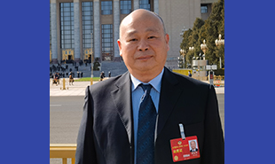 全國政協(xié)委員,中國民間文藝家協(xié)會分黨組書記、駐會副主席邱運華