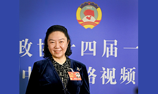 全國政協(xié)委員、中國國家話劇院院長田沁鑫