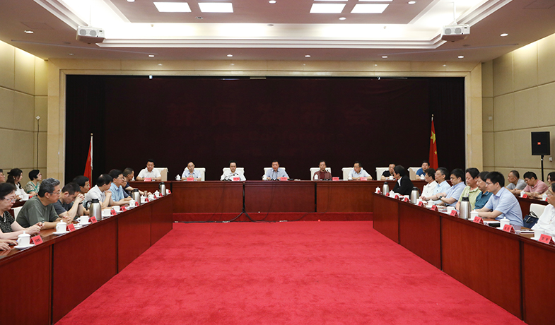 8月11日,第十一屆茅盾文學獎終評會現場