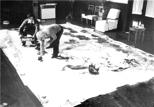 父親李苦禪83歲那年還在為國家義務作巨幅畫《盛夏圖》，我在父親身邊幫忙，天天聽他講課