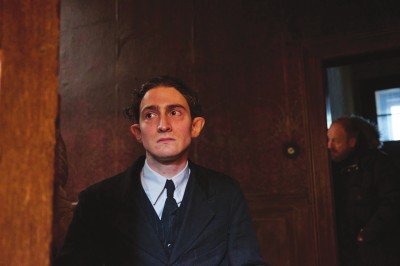  青年演員伊丹·魏斯在著名導(dǎo)演阿格涅什卡·霍蘭的新片《弗朗茨》中扮演主人公卡夫卡。米哈爾·烏雷什攝影，馬琳制片公司圖片