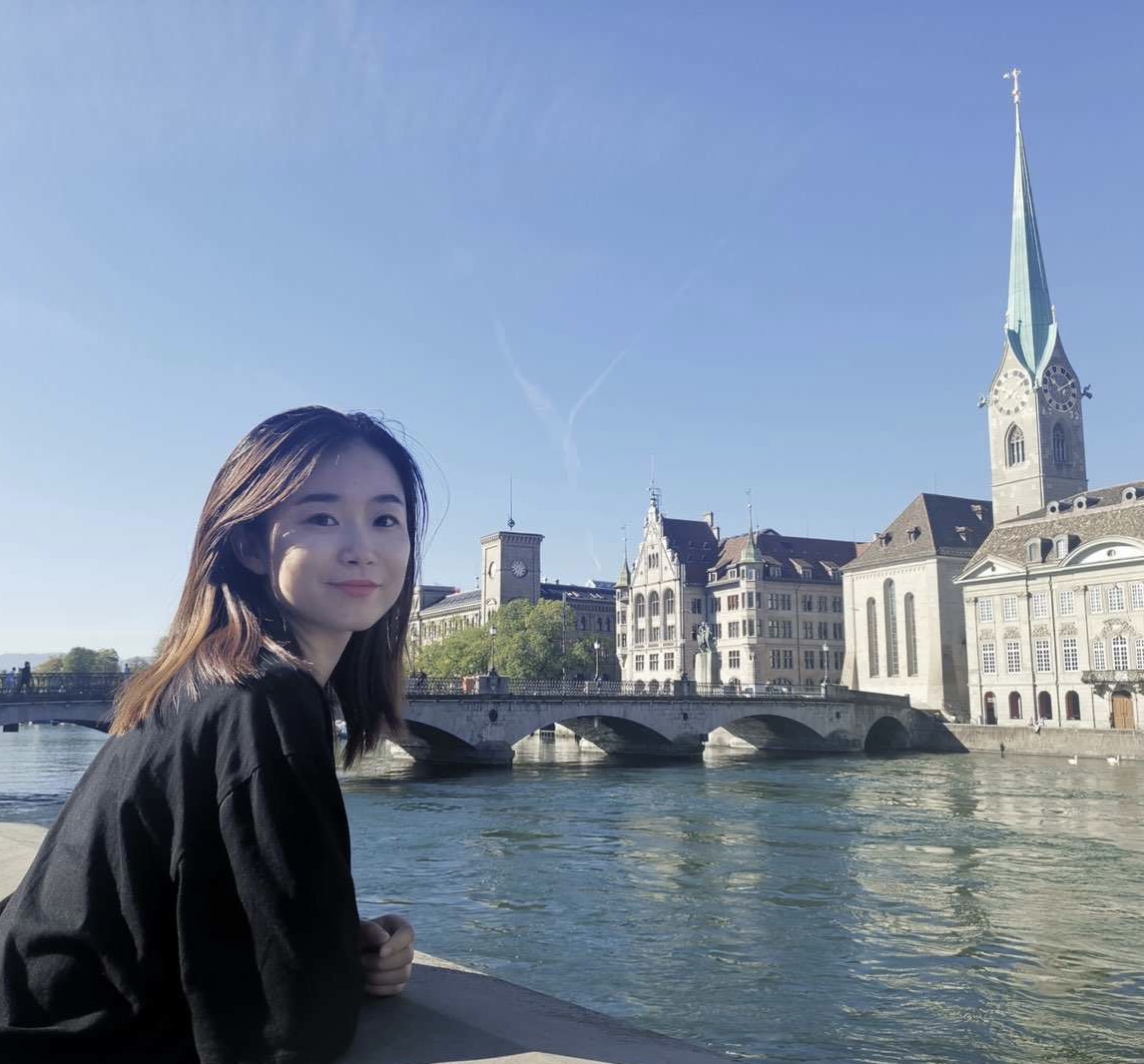 個人簡介:傅煒如,1992年生于杭州,香港理工大學(xué)碩士。中國報告文學(xué)會員,浙江省作協(xié)會員。有作品見于《人民文學(xué)》《中國作家》《文藝報》等,著有長篇報告文學(xué)《錢塘一家人》。現(xiàn)為文學(xué)刊物編輯。入選浙江省第十批“新荷計劃”人才庫。