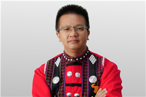 詩歌獎：《空山寂》作者：張偉鋒（佤族）         獲獎感言我的詩集《空山寂》獲得第十三屆全國少數民族文學創作駿馬獎，對我個人、對佤族的文學創作而言，是一種鼓勵，更是一種鞭策。在我之前有董秀英、袁智中、聶勒、伊蒙紅木等四位佤族作家獲過駿馬獎。作為一個20世紀80年代出生的佤族詩人，我在橫向的觀察和縱向的人生經歷之后，抵達了當今、當下的生活語境……