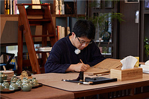 長篇小說獎：《大醫》作者：馬伯庸（滿族）         獲獎感言在調研和創作過程中，隨著我深入了解中國近代醫學史，不斷被當年的大醫們所感動。其中有太多可歌可泣的人物、驚心動魄的故事以及救國救民的仁愛精神，放到今日，仍不過時。當年他們在亂世之中的艱辛與堅持，實在應該讓現在的公眾了解。而讓他們了解的最好方式，就是通過文藝作品來表現，只有寫出這種精神的繼承性與時代性，歷史小說的質感才能凸顯出來。