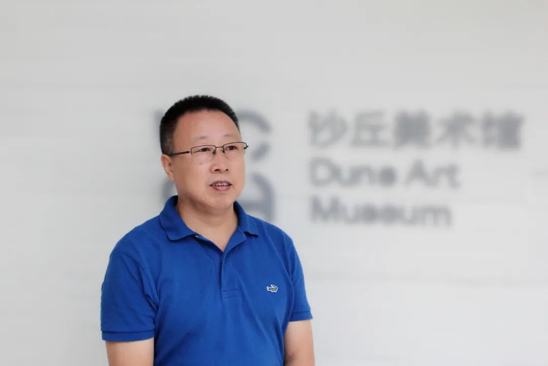 羅振亞,1963年出生,黑龍江訥河人,南開大學文學院教授,博士生導師,南開大學穆旦詩歌研究中心主任。