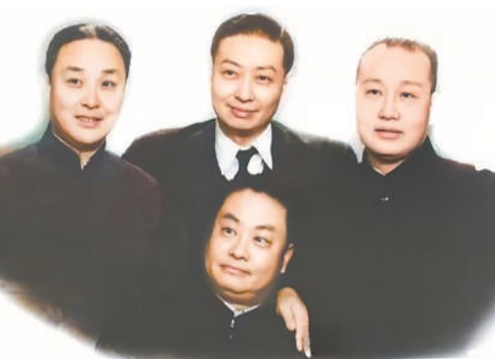 “四大名旦”的抗戰情懷　　抗戰時期，這四位京劇大師不與敵寇合作，不為敵人所利用，且以編演劇目借古喻今，展現了藝術家的高尚情操和民族氣節。[詳細]