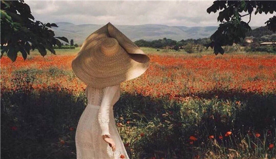 《南朝的嗡鳴》:找尋自己失落的聲音