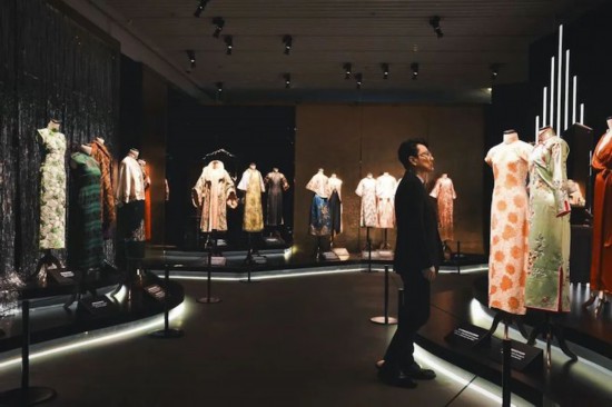 張信哲在震旦博物館“民·潮”展覽現場